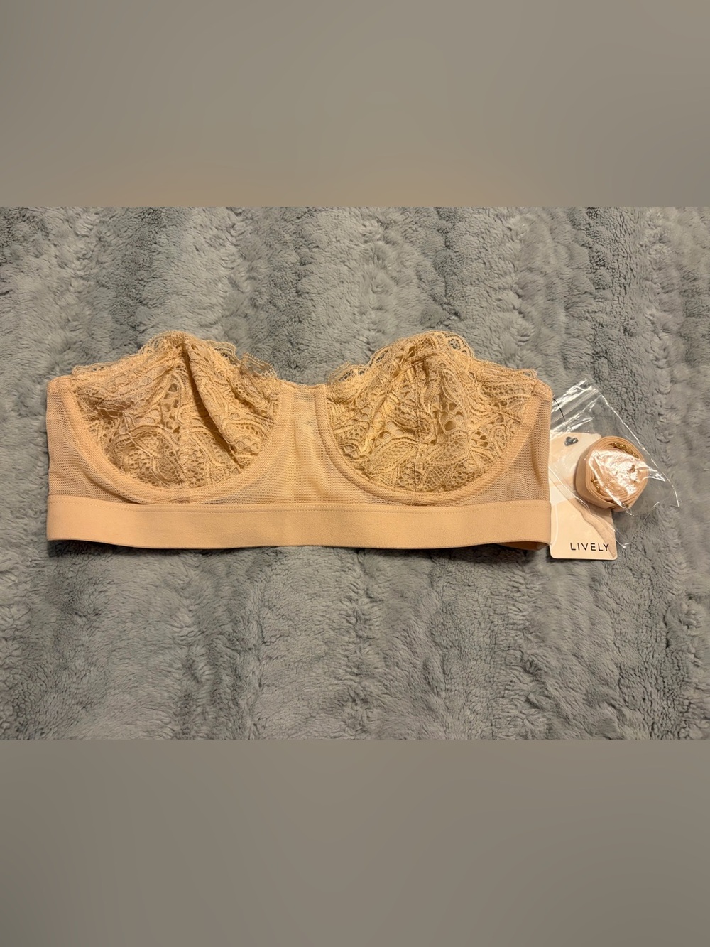 Lively Lace Bra in Beige